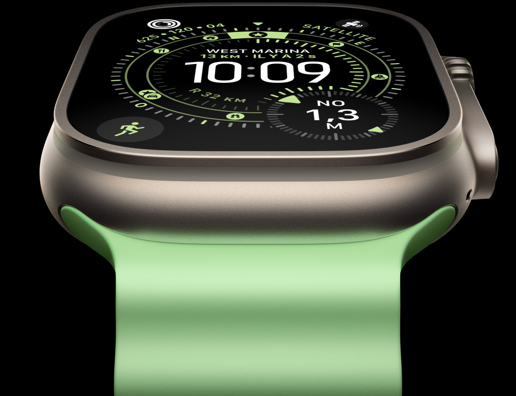 Apple Watch Ultra 3, boîtier en titane, naturel, boussole sur le cadran Orientation, bracelet Océan, vert fluo