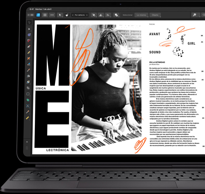 iPad Pro, parte delantera exterior, posición horizontal, color negro espacial, acoplado a un Magic Keyboard abierto en negro que muestra la edición de un artículo en la pantalla del iPad Pro