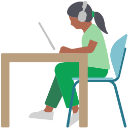 Žena s AirPody Max, která sedí u stolu a používá iPad