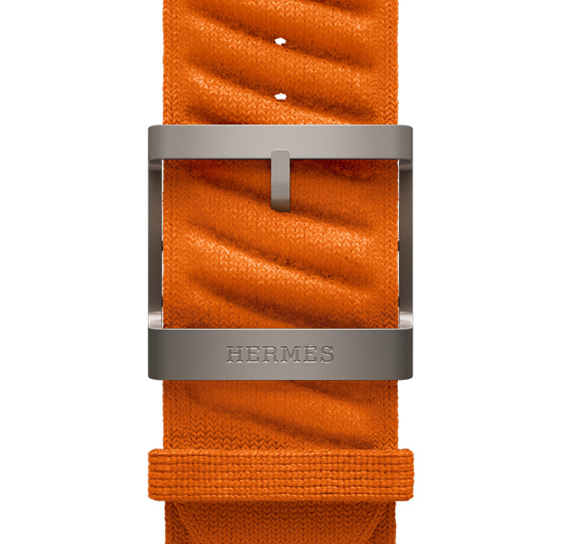 Correa En Mer para Apple Watch Hermès Ultra 3, color Orange, hebilla color natural, logo de Hermès grabado en la hebilla