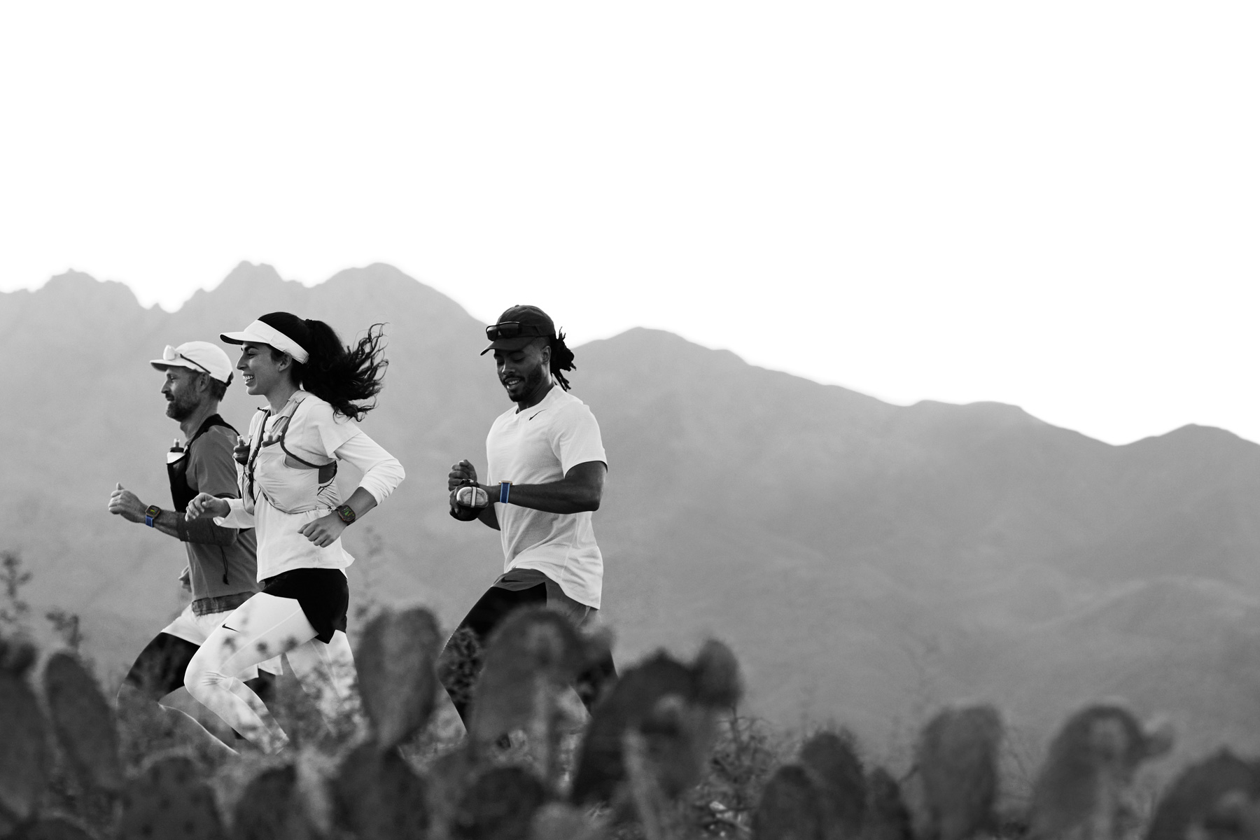 Pelari di jalur gurun melacak olahraga mereka di Apple Watch Ultra 3