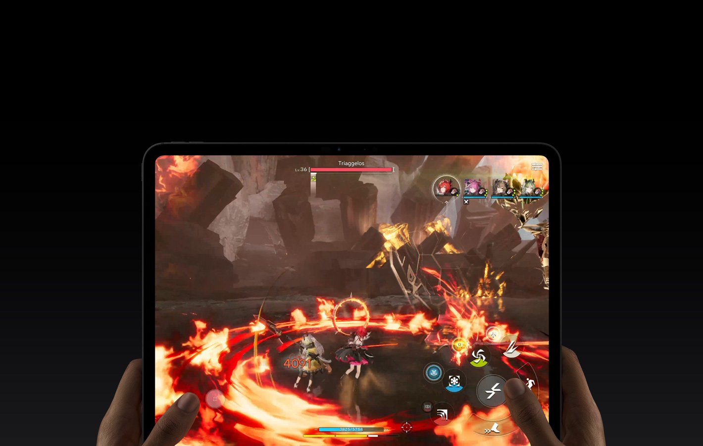 양손에 iPad Pro를 가로 방향으로 들고 있는 모습. 둥근 형태의 모서리, 블랙 디스플레이 베젤 그리고 명일방주: 엔드필드 비디오 게임을 플레이 중인 화면이 보입니다.