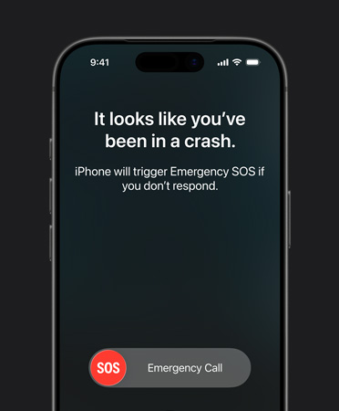 iPhone 17 Pro, μπροστινή εξωτερική όψη, στρογγυλεμένες γωνίες, λειτουργία Ανίχνευσης τροχαίου σε χρήση