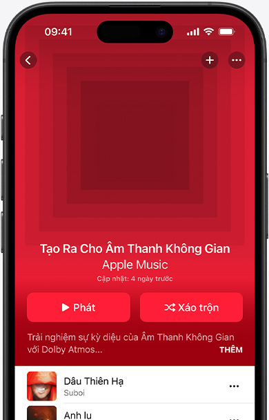 Màn hình iPhone với ảnh bìa playlist Dành Cho Âm Thanh Không Gian trong ứng dụng Apple Music